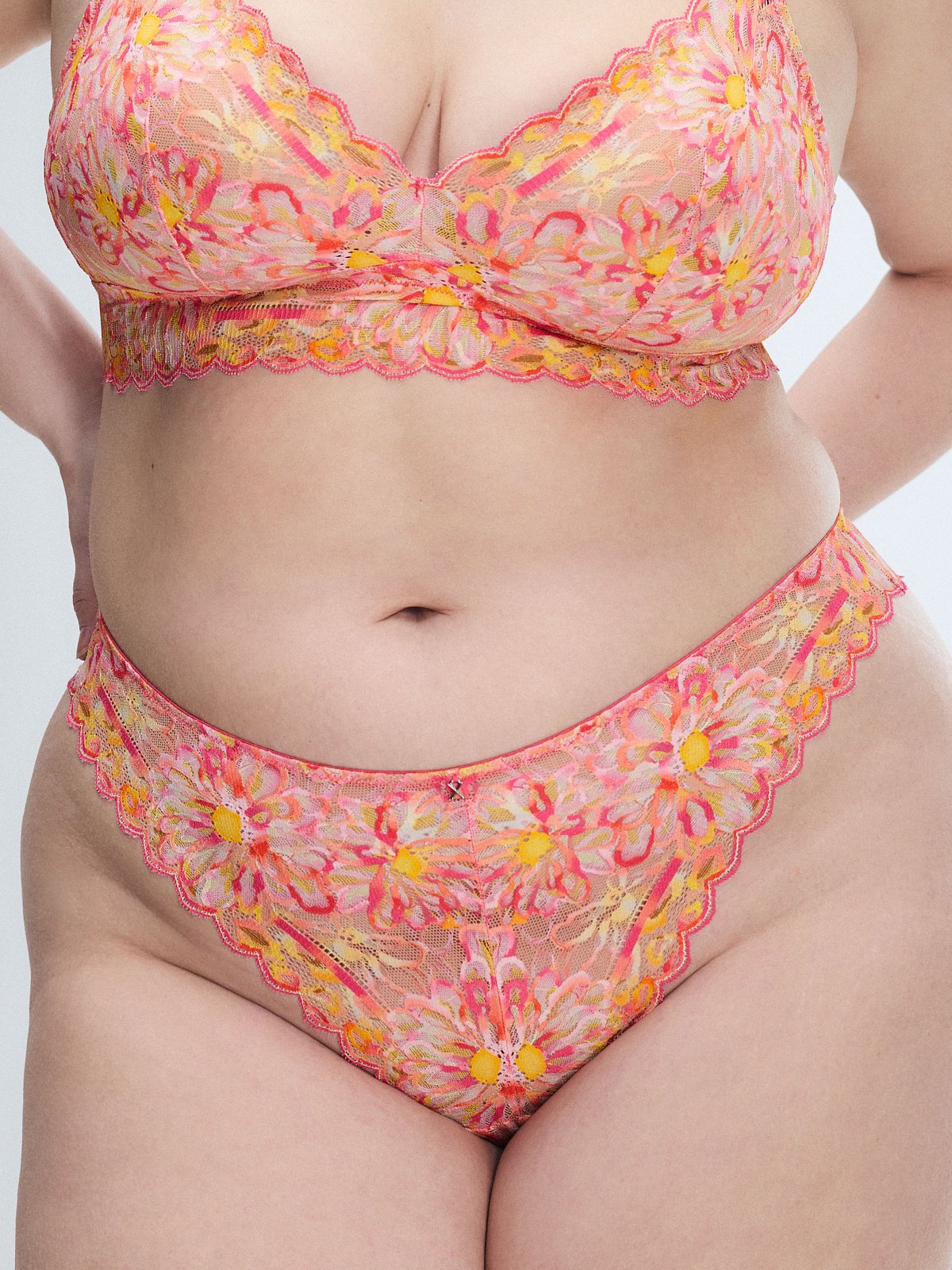 SUNRAY LACE PLUNGA BRA 2-PICECE SET